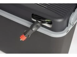 Autokoelbox - Arctic - 12 Volt - 12 Liter - Zwart/Grijs 8 Autokoelbox - Arctic - 12 Volt - 12 Liter - Zwart/Grijs -Buiten Kamperen 57 2 autokoelbox artic 12 volt 12 liter zwart grijs 6702862